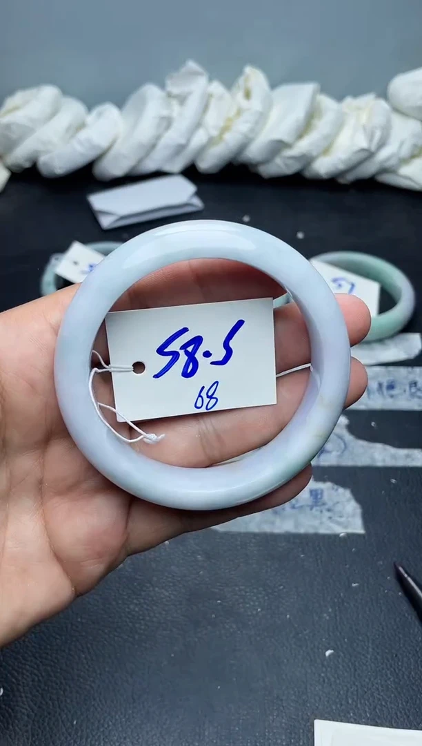 未镶嵌手镯翡翠68