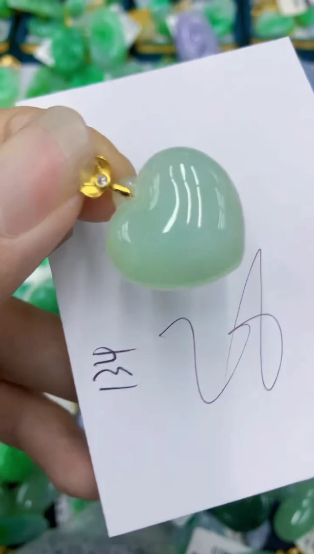 翡翠未镶嵌颈饰1111111111