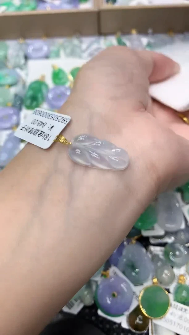 翡翠18K金镶嵌颈饰111111111