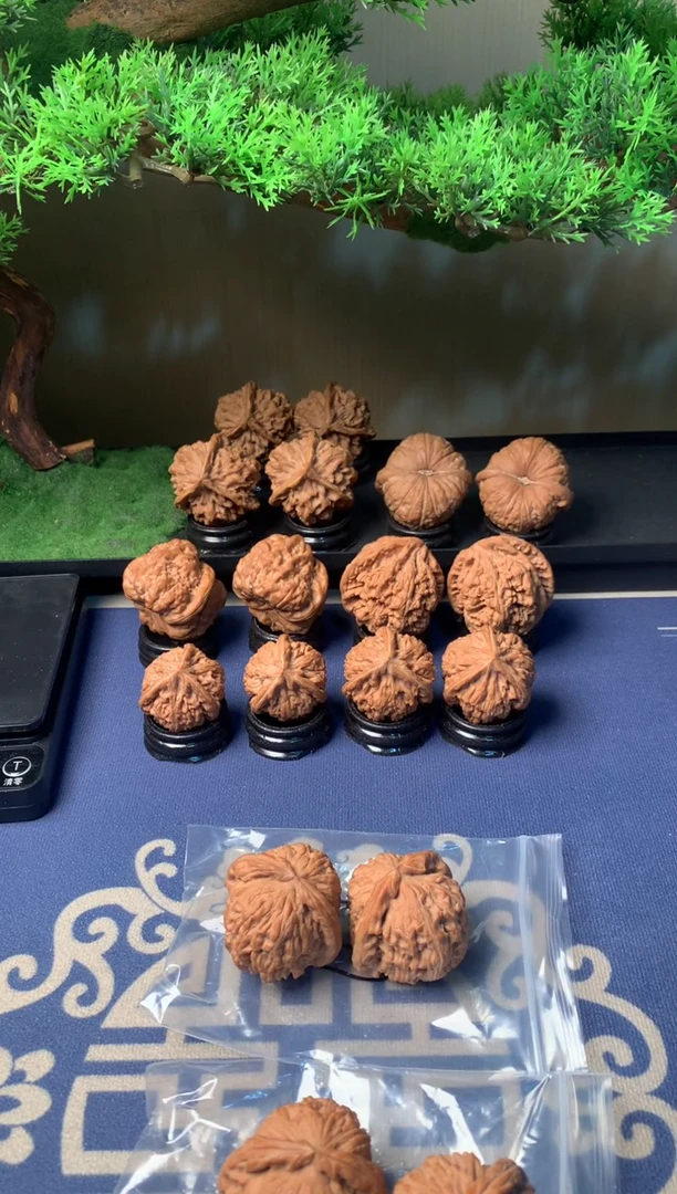 【闪购商品】文玩核桃吊坠40闷白