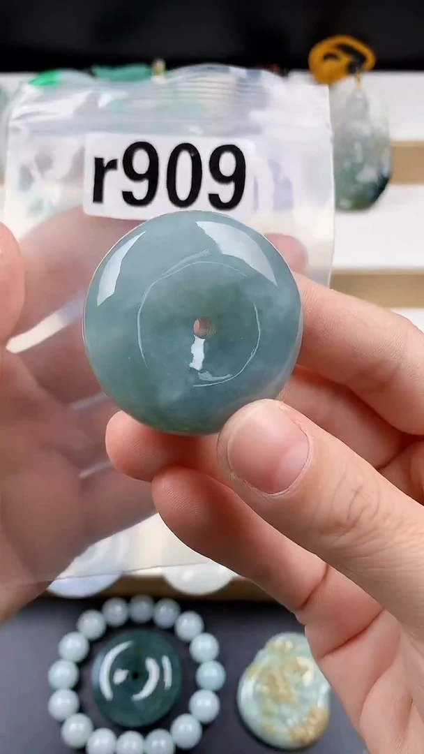 颈饰未镶嵌翡翠天然翡翠吊坠挂件