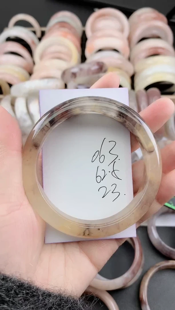 未镶嵌手镯石英质玉（金丝玉）063