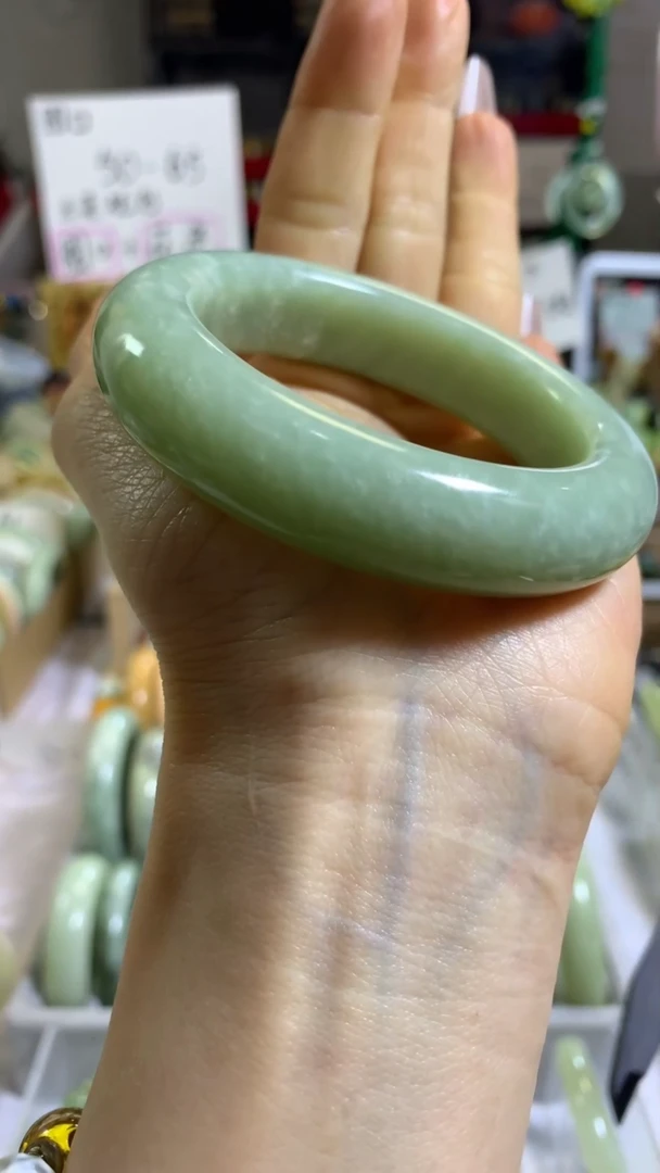 未镶嵌岫玉手镯61 53+