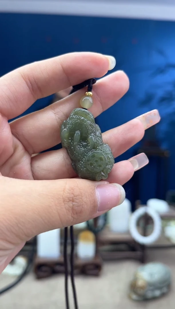 和田玉未镶嵌颈饰1