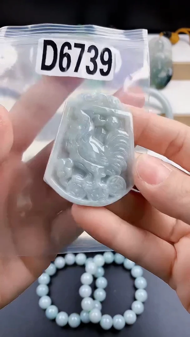 颈饰未镶嵌翡翠天然翡翠吊坠挂件