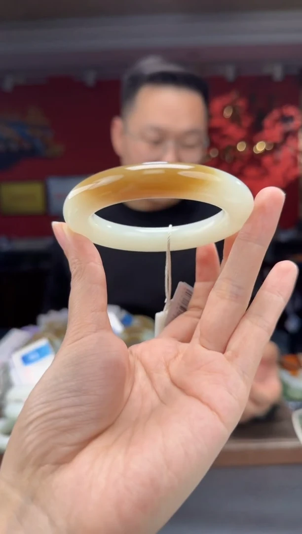 颈饰未镶嵌和田玉且末糖白手镯54-61