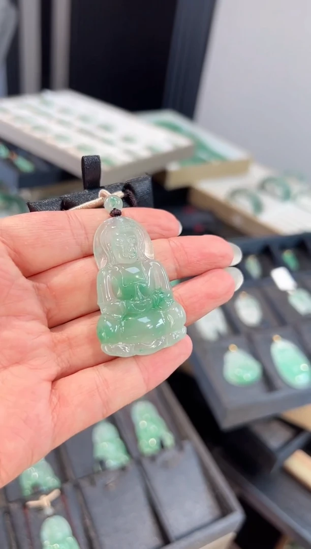 石英质玉未镶嵌吊坠(不含链)观音