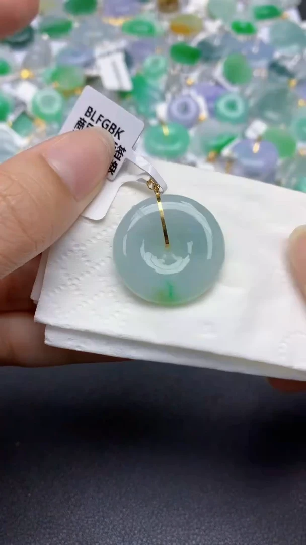 翡翠18K金镶嵌颈饰天然缅甸a货翡翠