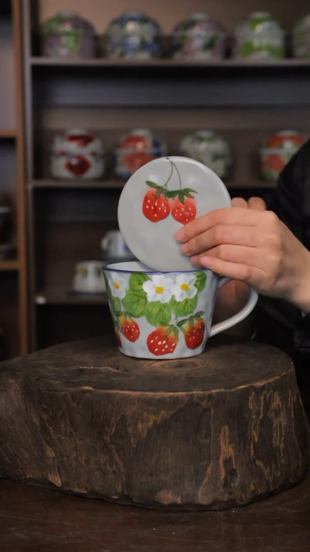 【闪购商品】椿野锤纹盖杯-300ml（草莓）C184