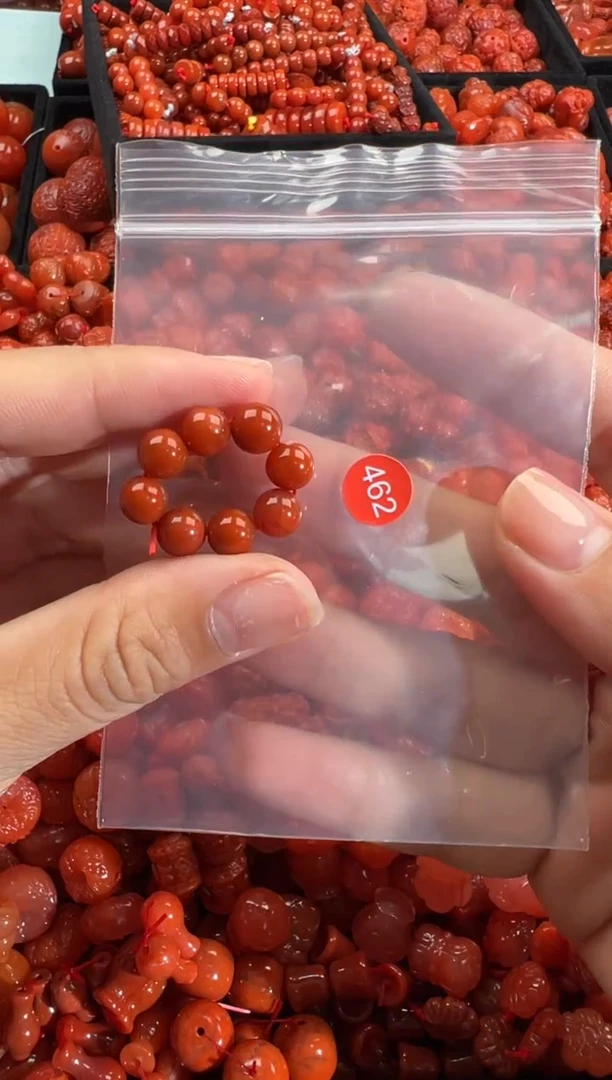 南红玛瑙未镶嵌颈饰1