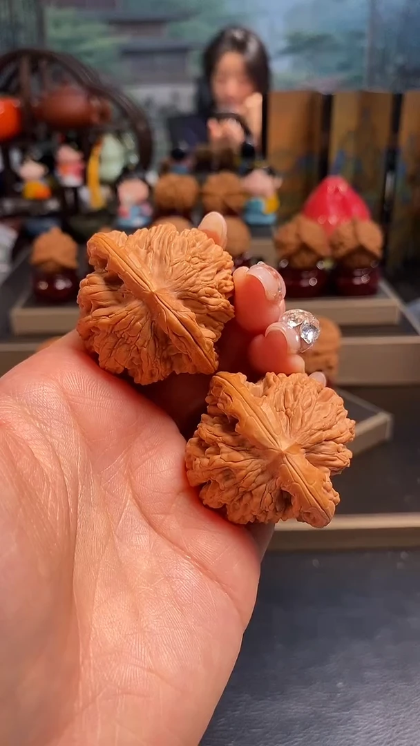 【闪购商品】文玩核桃吊坠K268麦穗虎头42