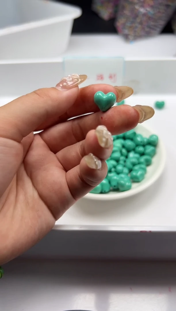 未镶嵌颈饰玛瑙/玉髓x608高瓷绿松屁桃*1个