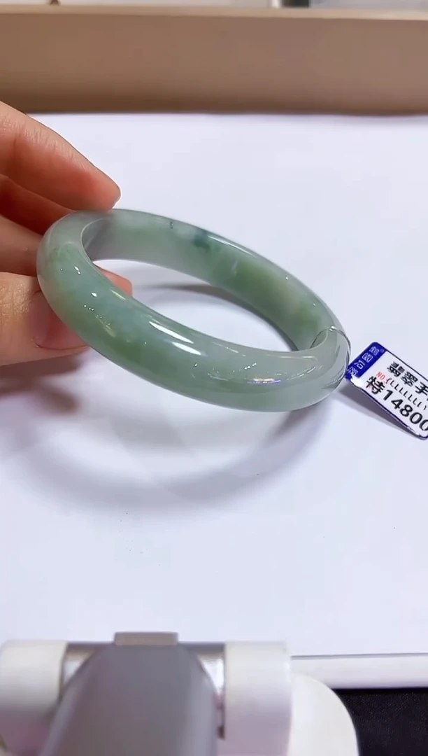 颈饰未镶嵌翡翠59.8手镯