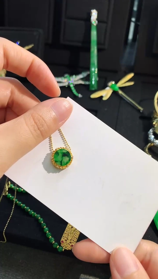 【闪购商品】翡翠吊坠(不含链)18K金镶嵌吊坠
