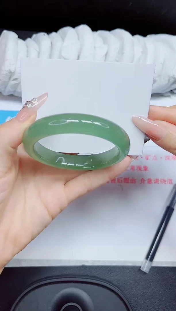 石英质玉手镯未镶嵌220