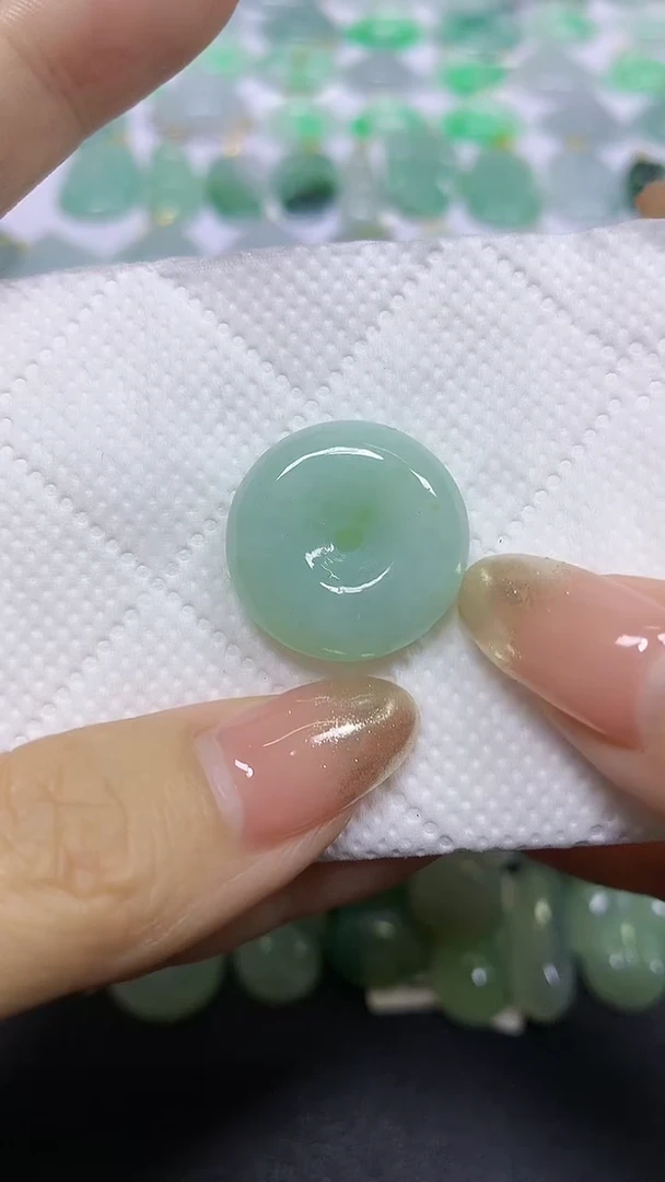 颈饰未镶嵌翡翠A货