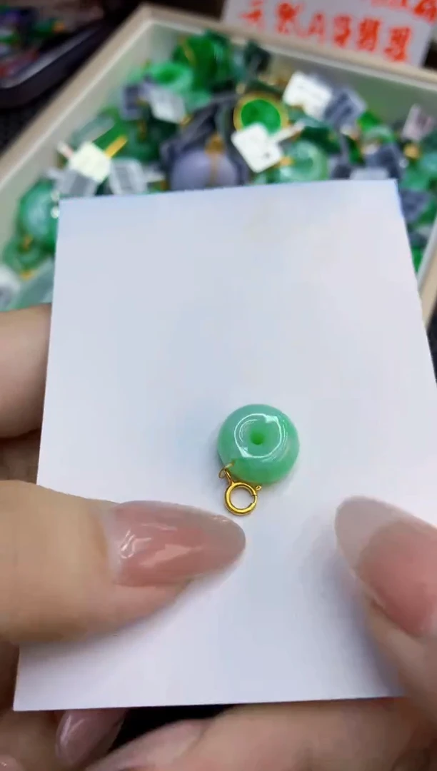翡翠未镶嵌吊坠(不含链)1