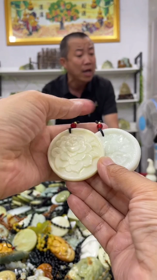 岫玉未镶嵌手把件多样性发货其中发一件