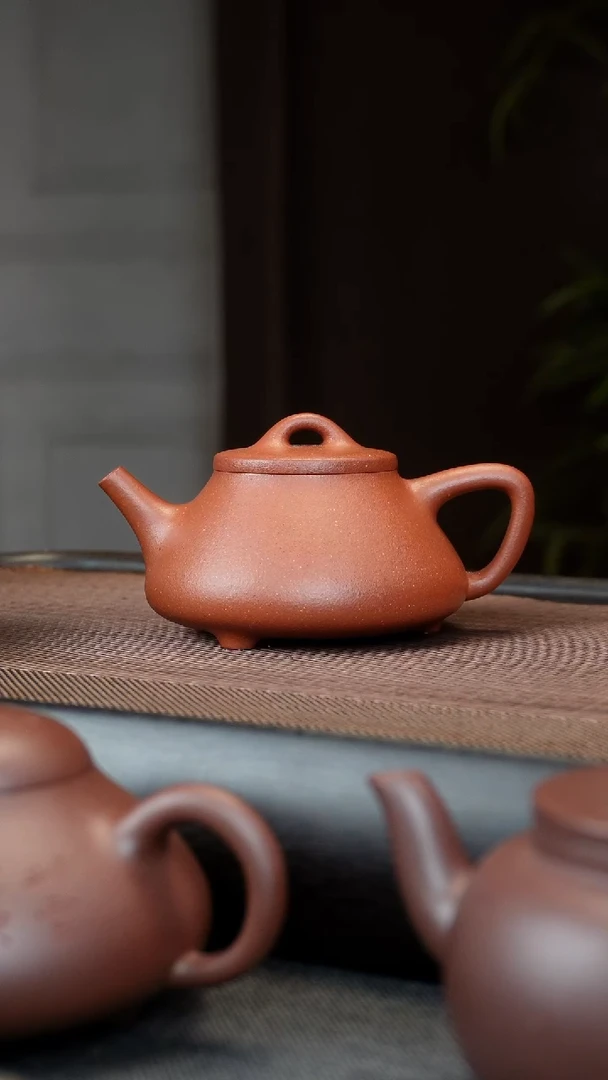 【闪购商品】紫砂茶壶纯红降坡 士恒石瓢 200CC 精工半手