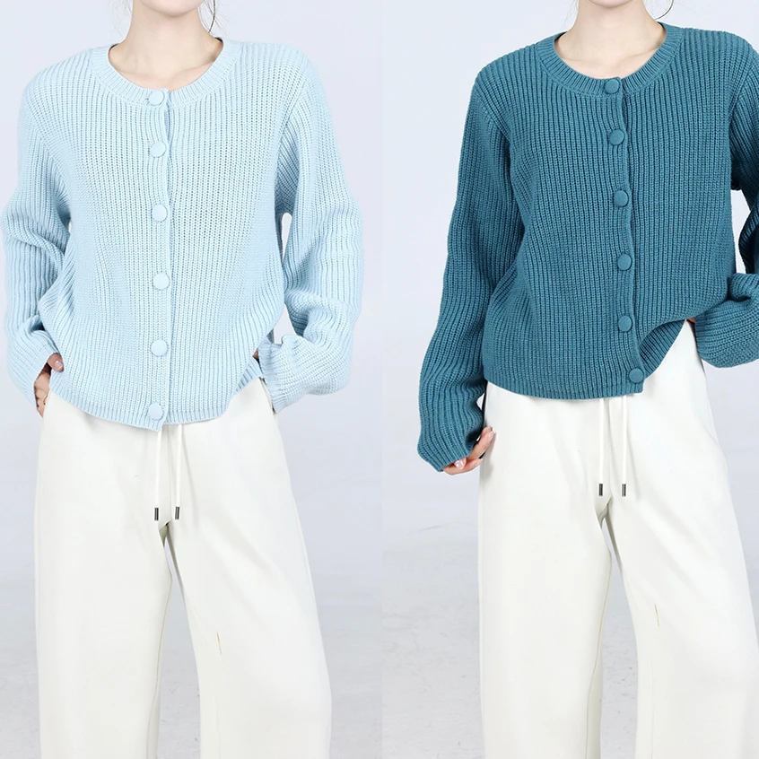 QC杨杨【奶芙兰兰】微胖大码女冬时尚圆领单排扣针织毛衣ZY412H42