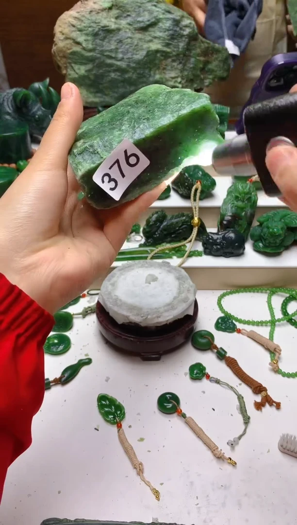 未镶嵌和田玉（碧玉）珠宝半成品1