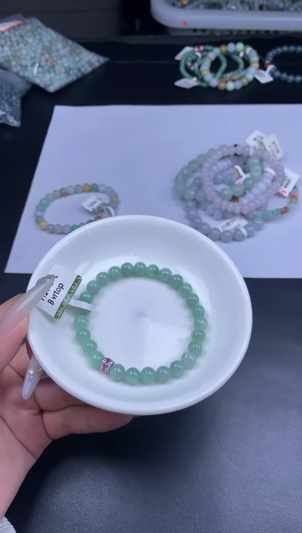 颈饰未镶嵌翡翠散珠批发多样性发货