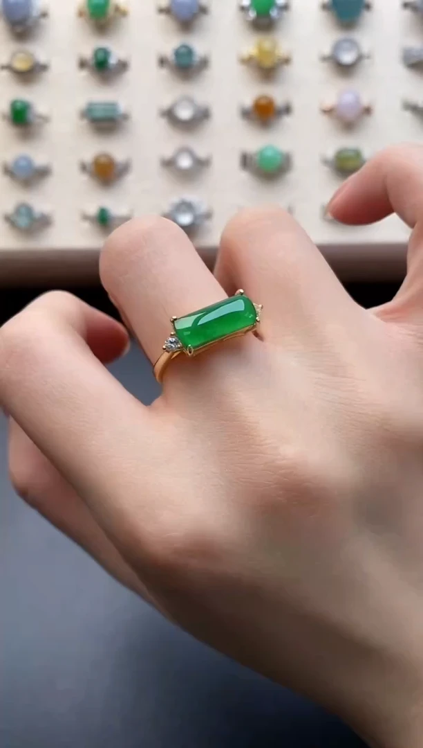 银S925镶嵌戒指翡翠一物一证一礼盒