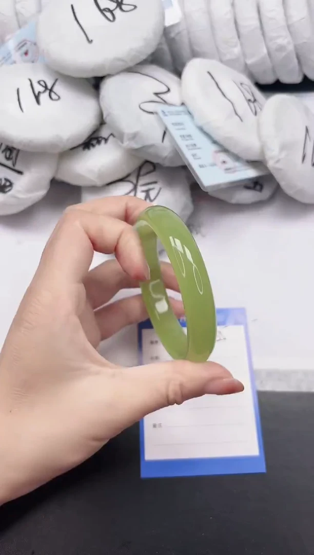 未镶嵌手镯石英质玉135-60