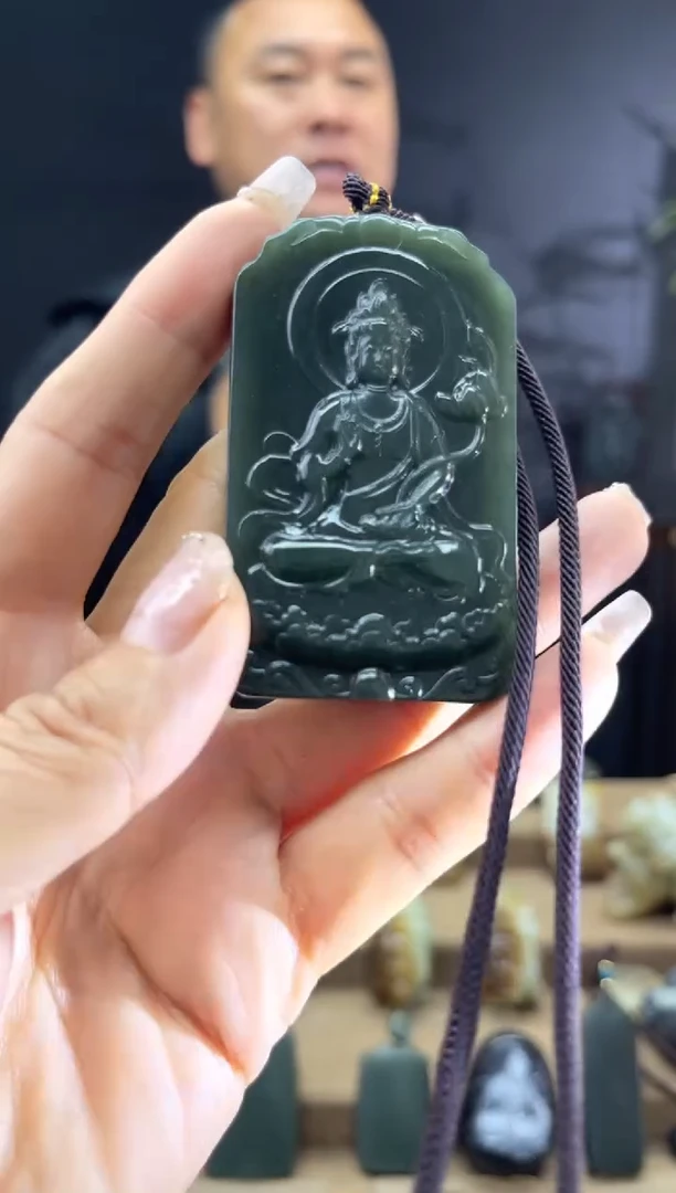 颈饰未镶嵌和田玉1