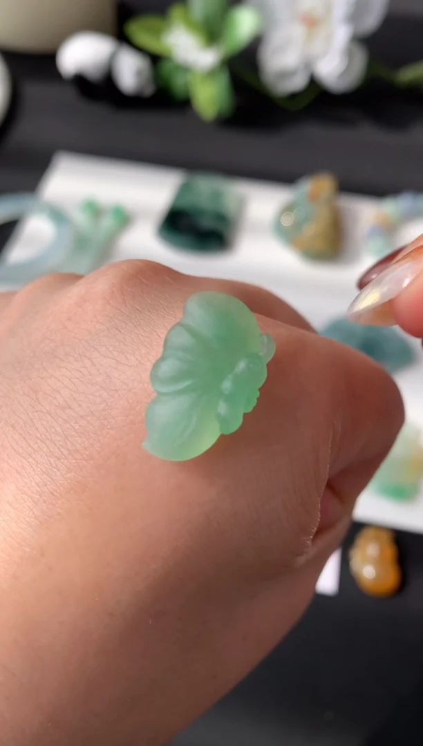 未镶嵌定制翡翠尺寸20*12.4*4.7