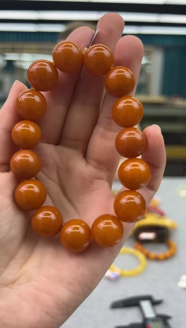 未镶嵌琥珀手链190秒拍号 假一罚三