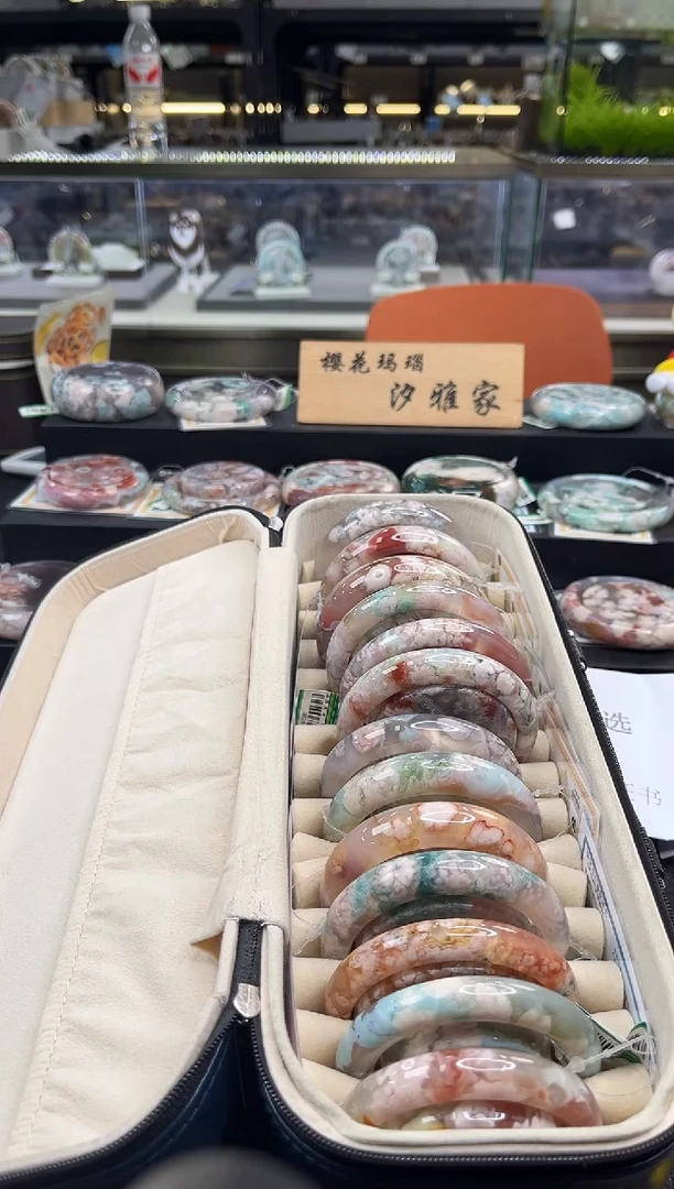 未镶嵌手镯石英质玉尘*丷圈口（赠品镯心）