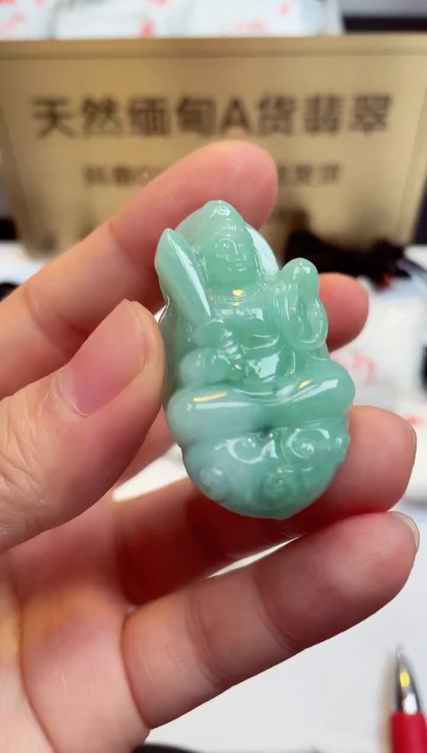 翡翠未镶嵌颈饰天然缅甸A货翡翠