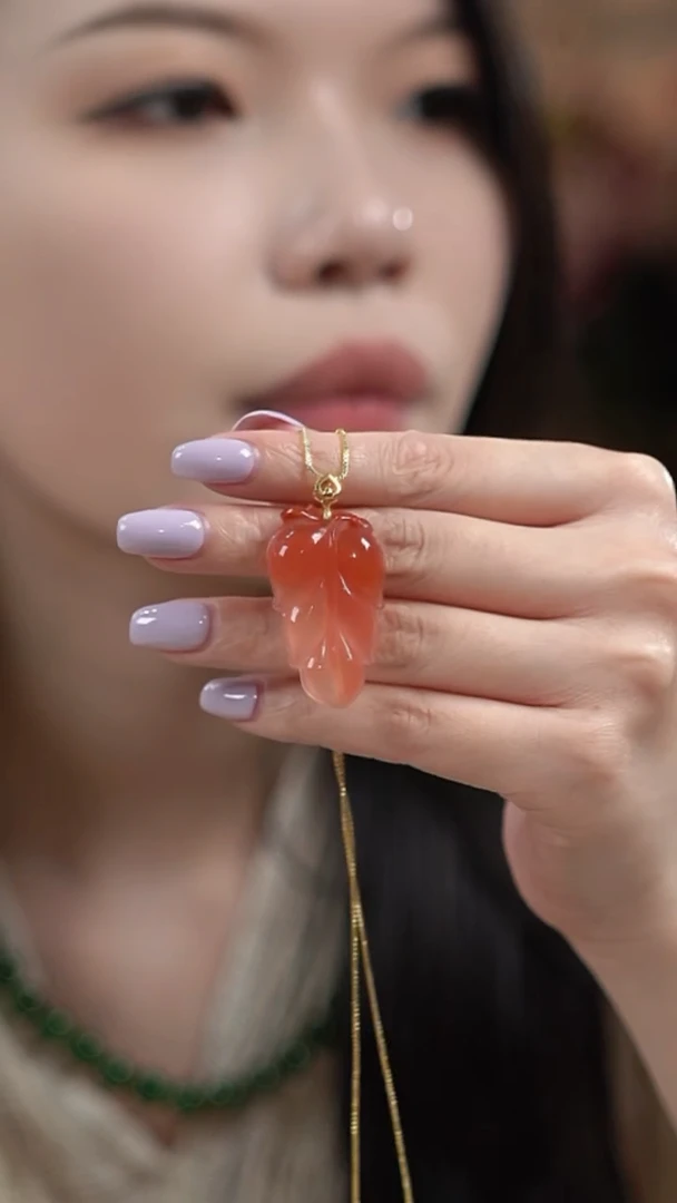 【闪购商品】南红玛瑙颈饰18K金镶嵌KT24091613