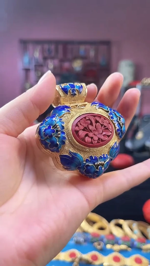 非遗技艺 花丝镶嵌烧蓝吊坠+雕漆