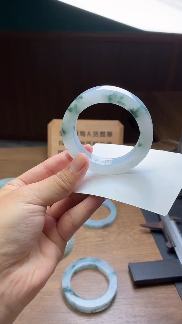 未镶嵌手镯定制翡翠漠***1定制