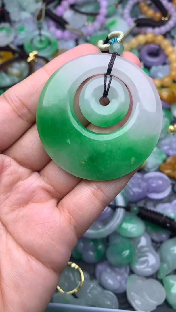 颈饰未镶嵌翡翠缅甸翡翠吊坠