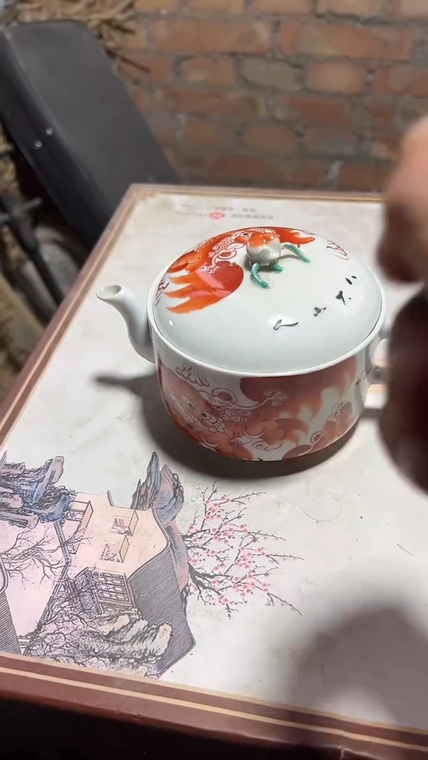摆件红狮子大盖壶