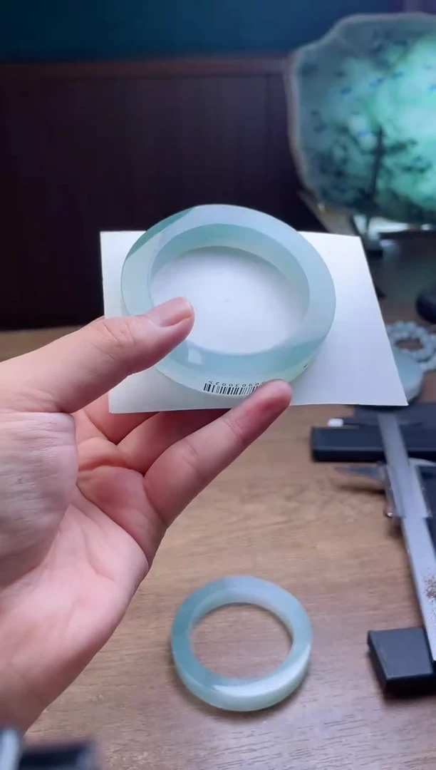 未镶嵌手镯定制翡翠如****_定制