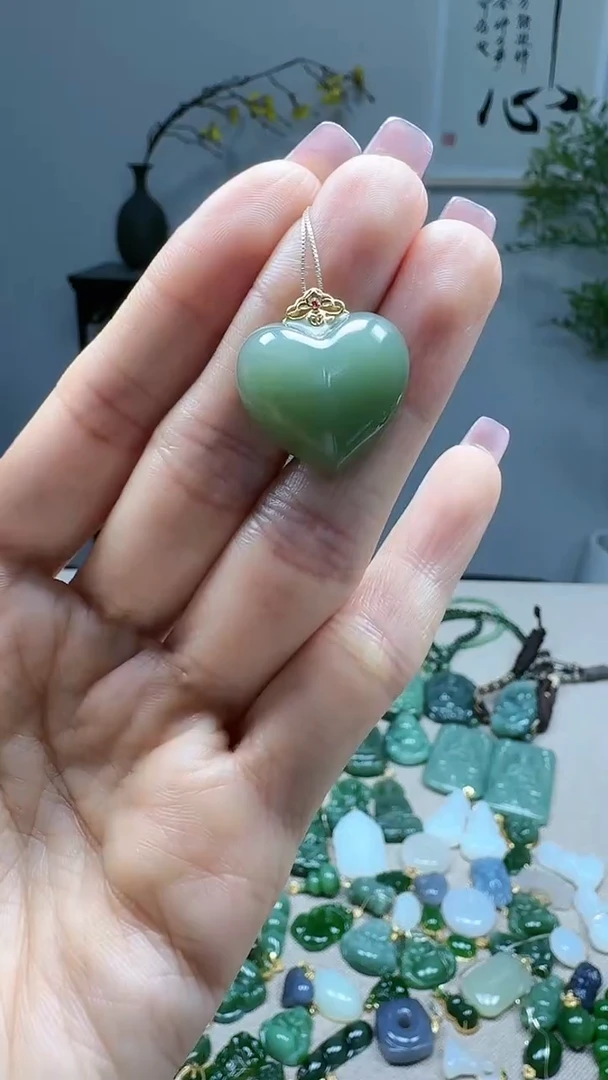 吊坠(不含链)18K金镶嵌和田玉1