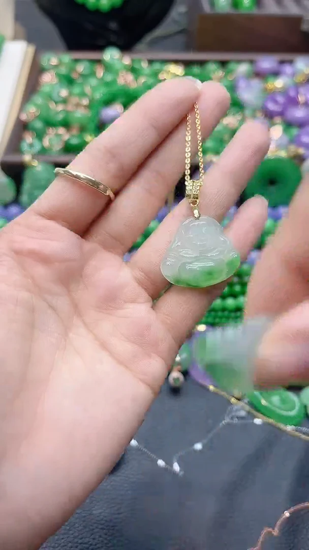 颈饰未镶嵌翡翠飘花小佛