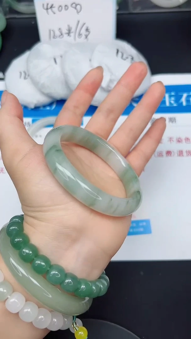 未镶嵌手镯石英质玉66-57/58