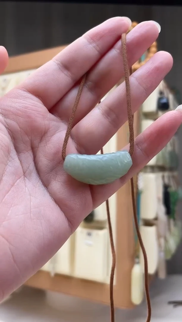颈饰未镶嵌和田玉新疆且末料微笑弯管