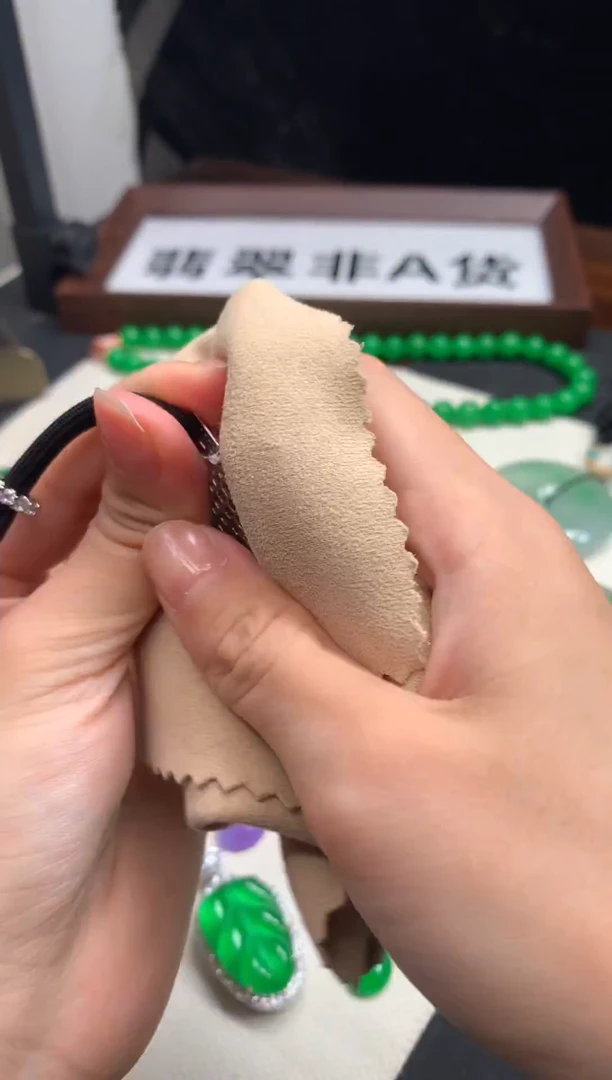 项链未镶嵌翡翠金*#无滤镜七天无理由