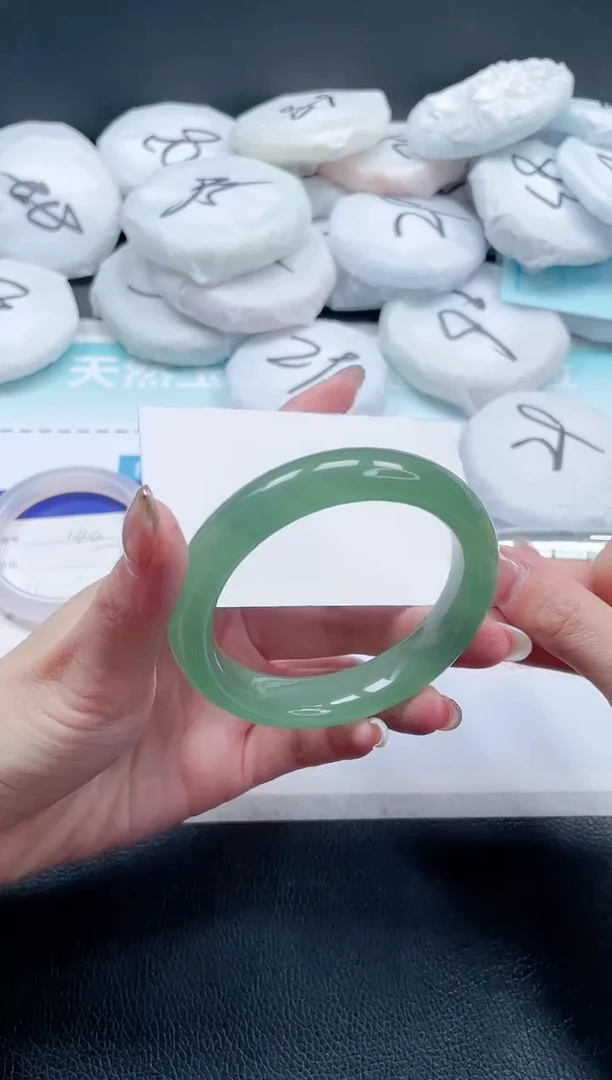 【闪购商品】石英质玉手镯未镶嵌 11J145-56