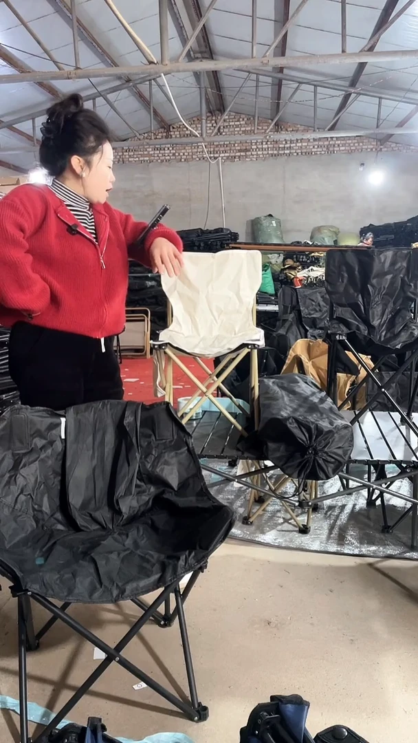 铁中号  折叠靠背  颜色随机