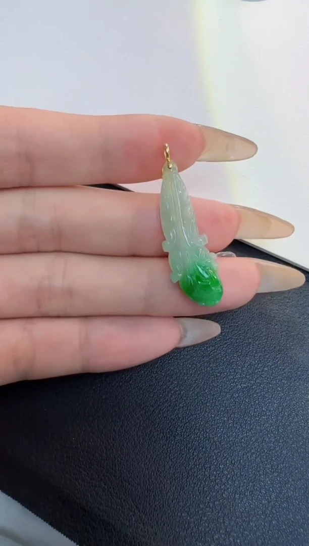 翡翠18K金镶嵌吊坠(不含链)缅甸A货翡翠