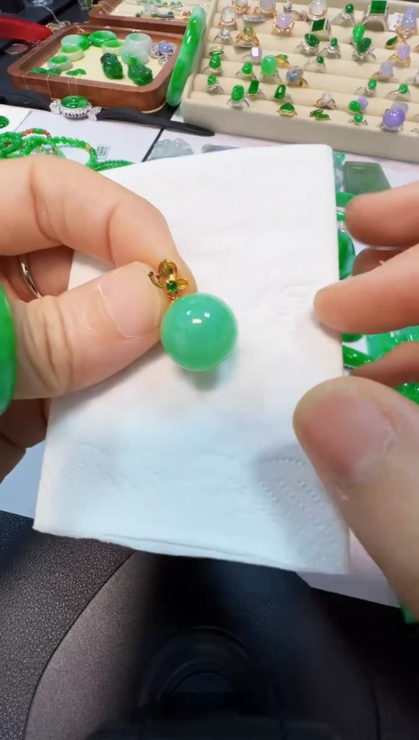 吊坠(不含链)未镶嵌翡翠1600