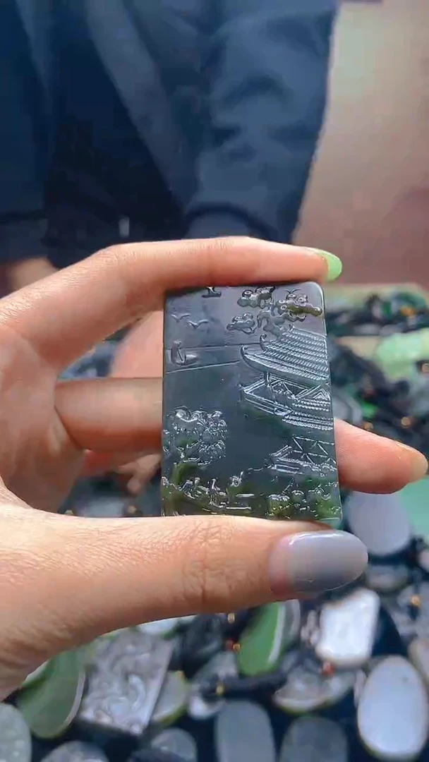 颈饰未镶嵌和田玉1