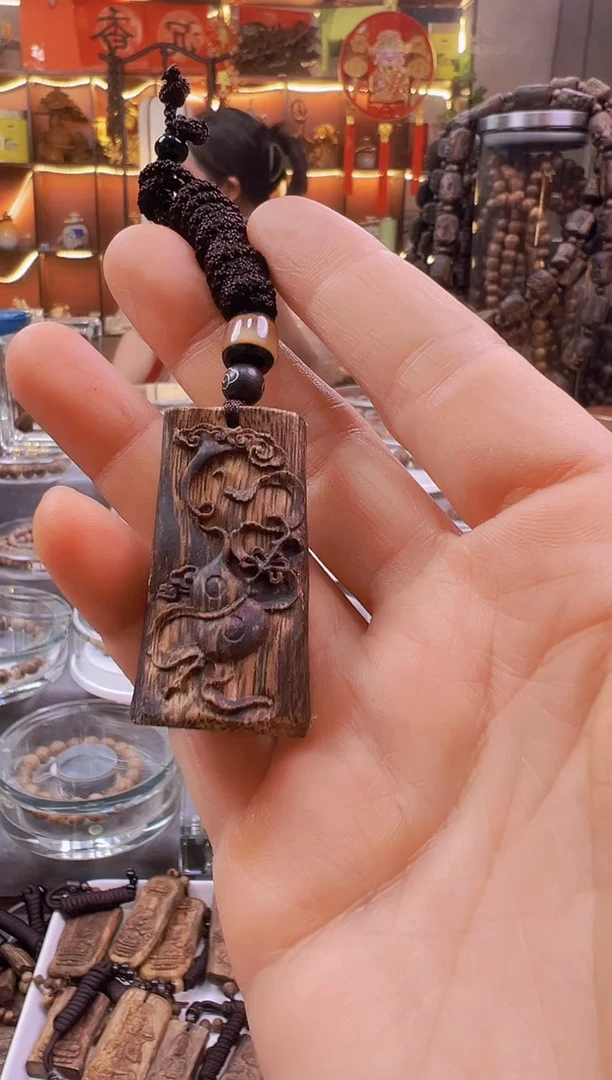 吊坠沉香棋楠福禄雕刻牌